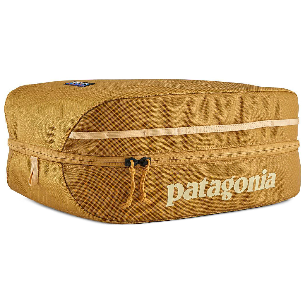 patagonia black hole cube small marigold 3L This versatile mini soft pack has a packing volume of 26 liters and can be opened easily and conveniently Patagonia Black Hole Cube 14L