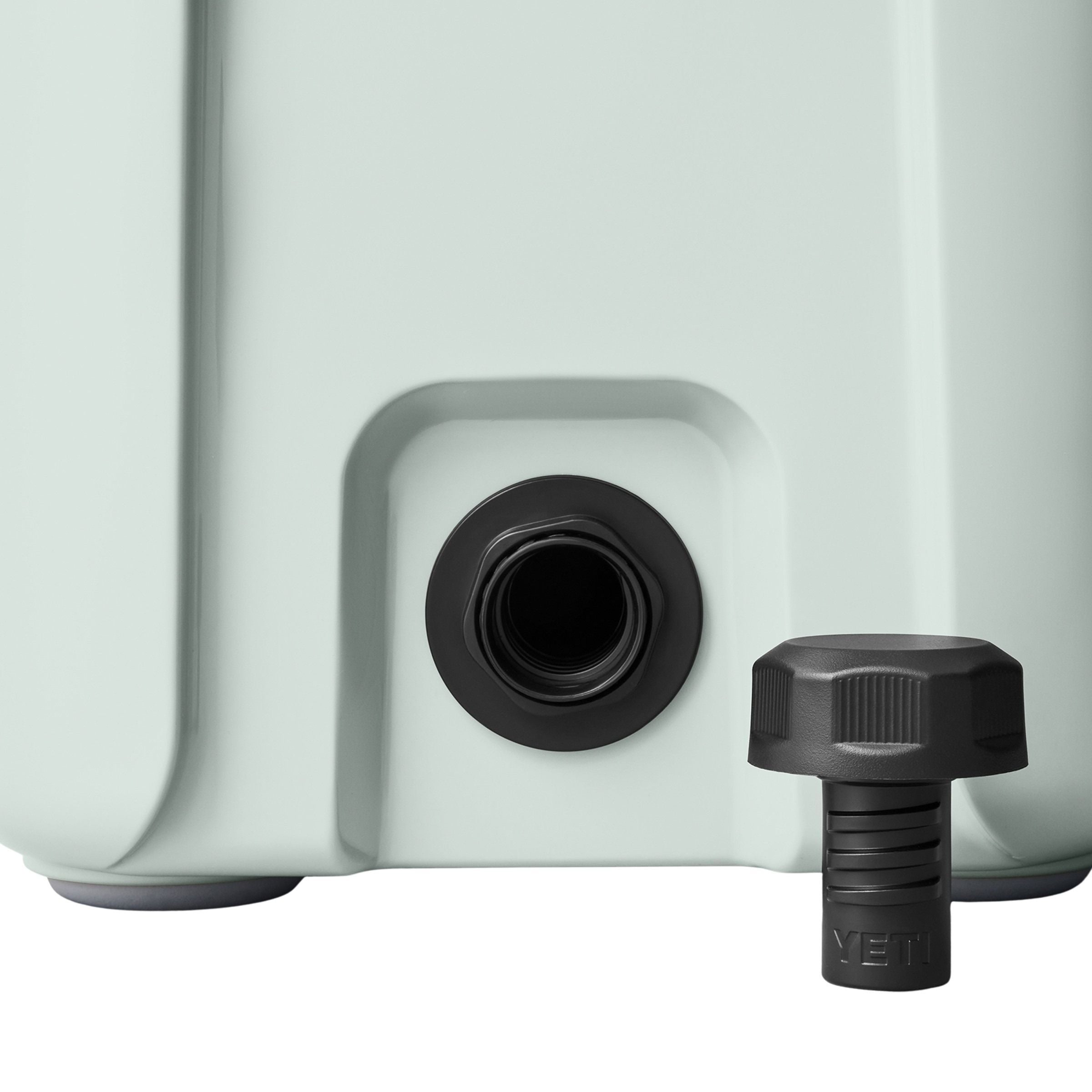 YETI Roadie 15 Hard Cooler Ridgeline Image 09