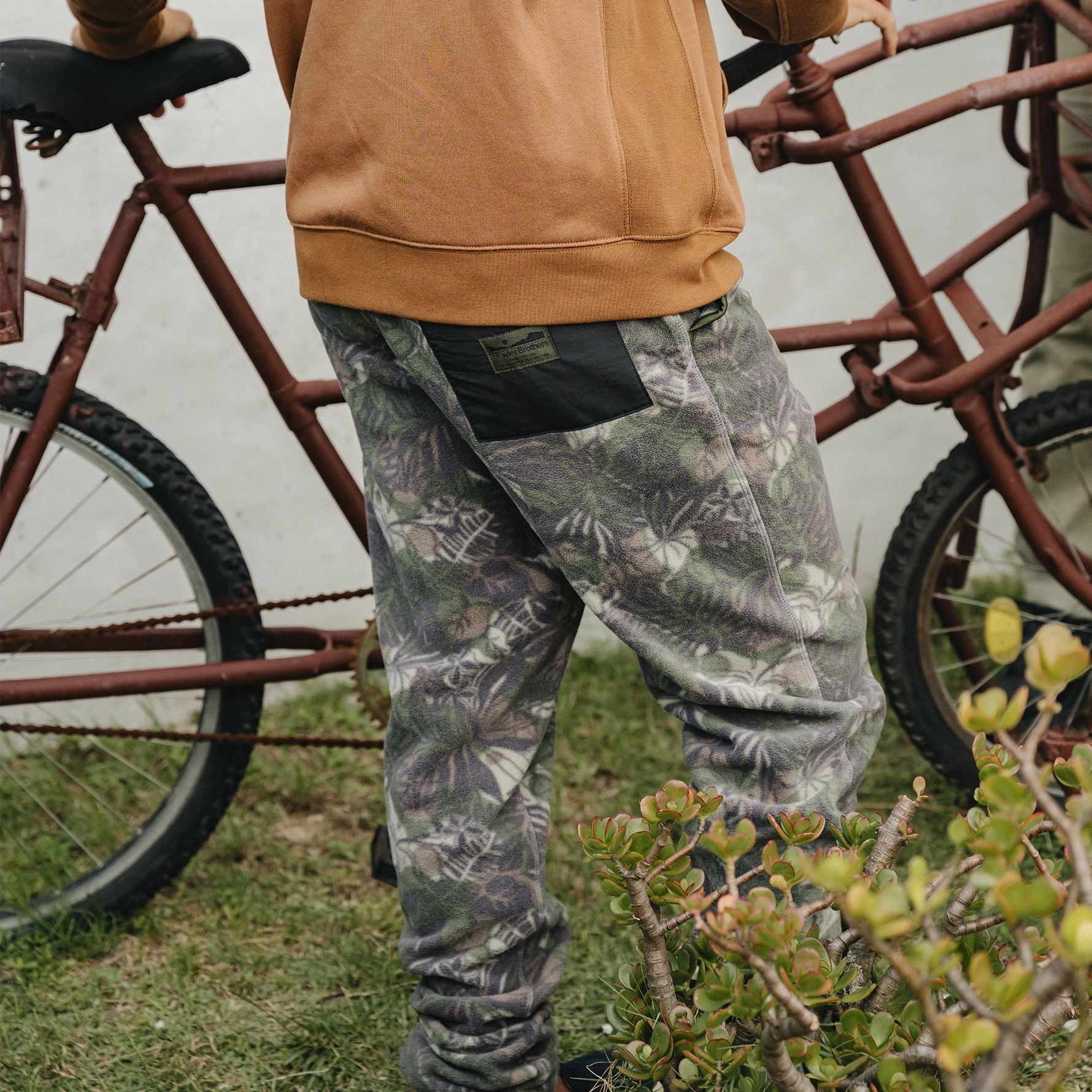 Howler Brothers Free Range Fleece Pants Tropic Noir Image 08